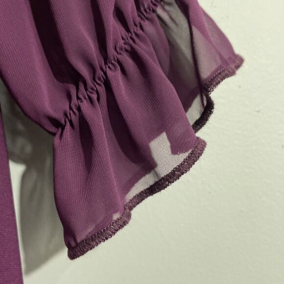 Adele & May  Blouse M Sheer 3/4 Sleeve V-Neck Keyhole Boho Feminine Top - Picture 10 of 12